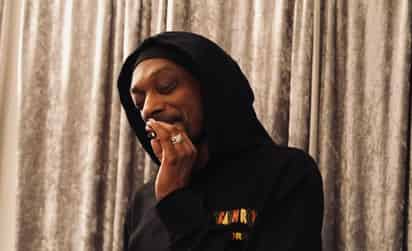 Snoop Dogg anuncia que dejará de fumar y sus fanáticos creen que es una broma