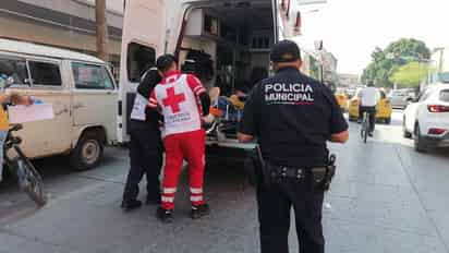 El joven se encontraba trabajando en la bodega de la tienda departamental y subió a un montacargas elevado a 6 metros de altura. (EL SIGLO DE TORREÓN)