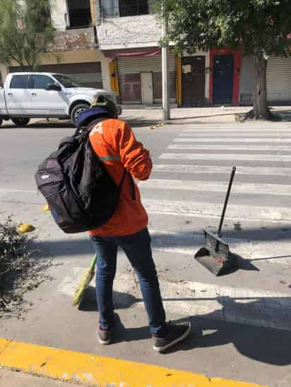 Con motivo del desfile de la Revolución, se desplegarán acciones de limpieza con el personal de La Ola. (EL SIGLO DE TORREÓN)