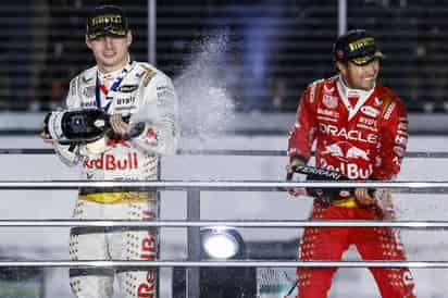 El festejo con su compañero de equipo, el neerlandés Max Verstappen, fue impresionante en la ciudad del juego, la penúltima carrera del año.