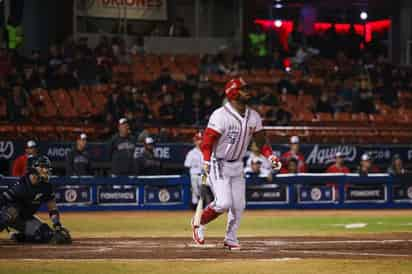 Con cuadrangular de 3 carreras en el sexto episodio de “Gorilla Power” Kennys Vargas, Los Águilas de Mexicali vencieron a Sultanes de Monterrey por pizarra de 4 carreras contra 3, dentro del primer encuentro de la “Serie Leyenda” en honor a Vicente Palacios.