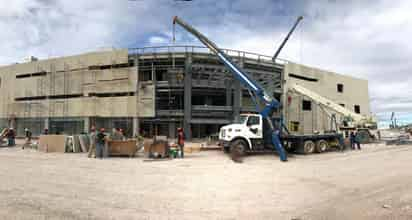 Obra del nuevo Hospital Regional de Alta Especialidad del ISSSTE en Torreón. (FERNANDO COMPEÁN) 