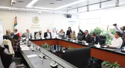 Batres apuntó que actualmente el poder que mayor amenaza es el del mercado. (TWITTER)