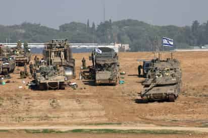 srael y Hamás rompieron la mañana del viernes una tregua negociada por Catar, Egipto y Estados Unidos, que supuso una pausa de siete días en su guerra, que estalló el 7 de octubre. (ATEF SAFADI / EFE)