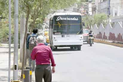 Concesionarios buscan anticiparse a la posibilidad de que se reactive el proyecto del Metrobús. (FERNANDO COMPEÁN / EL SIGLO DE TORREÓN)