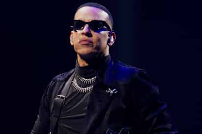 Daddy Yankee anunció en la madrugada de este lunes en Puerto Rico, al completar su quinto concierto 'La Meta', con el que finalizó su carrera artística, que 'se acabó una historia y va a comenzar una nueva historia, un nuevo comienzo', el de vivir su vida para Cristo. EFE