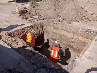 Se reponen 70 metros lineales de tubería de drenaje en la colonia Ampliación La Trinidad. (EL SIGLO DE TORREÓN)