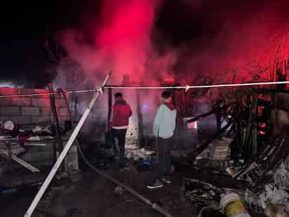 Un matrimonio de la tercera edad lo perdió todo en incendio; piden ayuda para reconstruir su hogar.