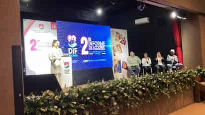 La presidenta del DIF ofreció su Segundo Informe de Actividades en la Casa de la Cultura.