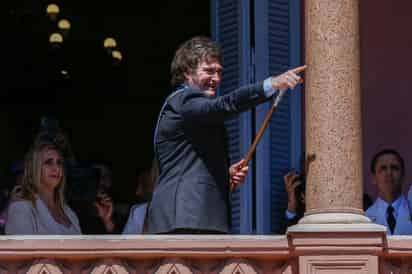 El nuevo presidente hizo esta declaración desde una tribuna instalada a los pies de la escalinata del Congreso nacional. (ARCHIVO)