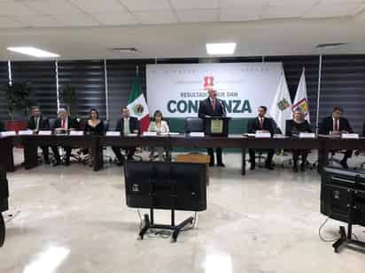 Al acto protocolario asistieron, además de los integrantes del Cabildo, directores y jefes de departamentos municipales, e integrantes de los Cabildos Infantil y Juvenil. (FERNANDO COMPEÁN / EL SIGLO DE TORREÓN)