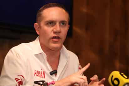 Adrián Rubalcava aseguró que pese a ofertas de cargos públicos, él no puede apoyar una campaña presidida por la corrupción, por lo que renunció al PRI.