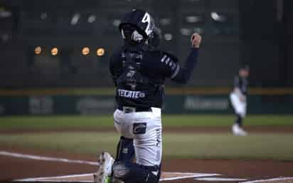 Encaminados con una ofensiva de once imparables y dos ataques de dos anotaciones en la primera y sexta entrada del juego, Sultanes de Monterrey se impuso a Venados de Mazatlán en el tercer juego de la serie por pizarra de 6-4, asegurando de esta forma la serie y cerrando de forma exitosa la estancia en Saltillo, Coahuila; con cuatro triunfos de seis juegos disputados.