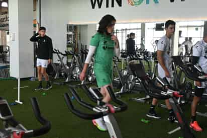 Carlos Acevedo durante la práctica de ayer en el gimnasio (FOTOS: RAMÓN SOTOMAYOR)