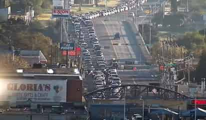 Desde hace varias semanas, el puente se encuentra cerrado parcialmente. (EL SIGLO COAHUILA)