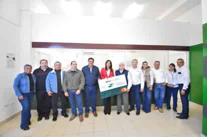 El edil agradeció por colaborar con el Gobierno Municipal para acercar estos servicios. (DIANA GONZÁLEZ)