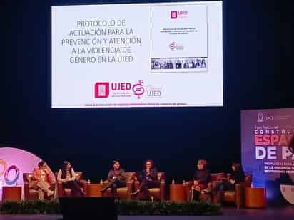 En el evento se compartieron experiencias aplicadas por otras instituciones del país. (EL SIGLO DE DURANGO)