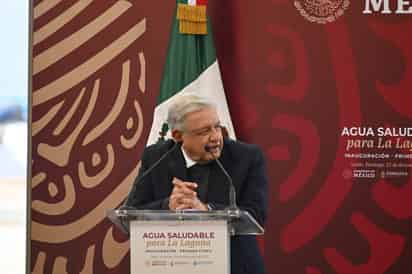 Para la inauguración de esta primera etapa de Agua Saludable, el presidente se estuvo acompañado por autoridades estatales. (Foto: VERÓNICA RIVERA / EL SIGLO DE TORREÓN)