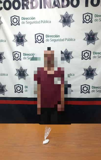 El joven fue detenido por su probable responsabilidad en el delito de posesión de narcóticos.