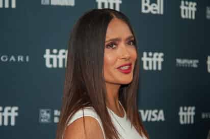 Los cinco mejores 'looks' de Salma Hayek en 'red carpet' del 2023