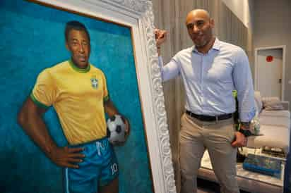 Edinho, hijo de Pelé, habla durante una entrevista con EFE, el martes 19 de diciembre de 2023, en Santos (Brasil). Edinho, hijo de Pelé, tiene un diagnóstico y una solución para el fútbol brasileño: 'Está enfermo' y necesita una 'revolución'. Hasta entonces, recomienda a los Endrick, Vitor Roque y demás jóvenes promesas que abandonen el país cuanto antes. EFE/ Sebastiao Moreira