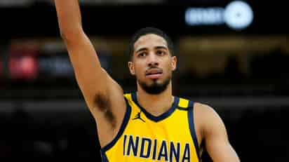 Tyrese Haliburton festeja un triple de los Pacers de indiana ante los Bulls de Chicago, en el partido del jueves 28 de diciembre de 2023 (AP Foto/Erin Hooley)