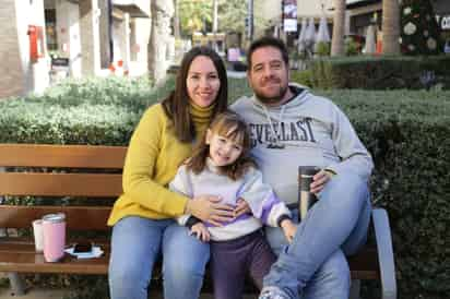 Cris, Constanza y Ángel (EL SIGLO DE TORREÓN/ENRIQUE CASTRUITA)