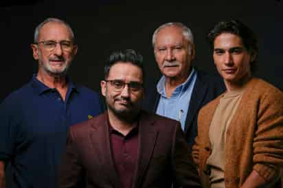 El director J. A. Bayona posa para un retrato para promover la película 'La sociedad de la nieve' el viernes 27 de octubre de 2023, en Los Ángeles. (Foto AP/Ashley Landis)