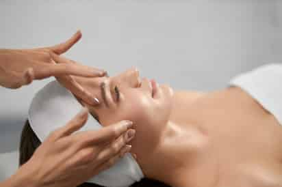 Conoce la reflexología facial, el aliado contra el acné