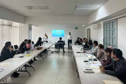 Se impartió a los miembros del Colegio de Arquitectos de La Laguna el 'Taller de Llenado de Formatos y Trámites del SDARE'.