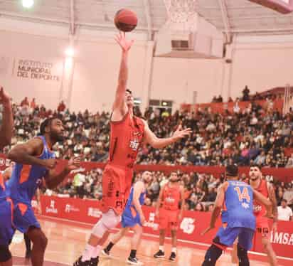 'La Pesadilla' Raúl Olalde estuvo fenomenal durante el partido y encabezó la ofensiva de los campeones de la LBE (RAMÓN SOTOMAYOR) 