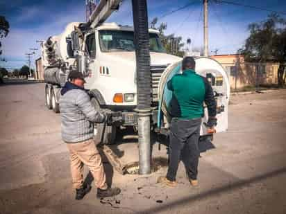 Se mantiene el programa de desazolve de líneas de drenaje. (EL SIGLO DE TORREÓN)