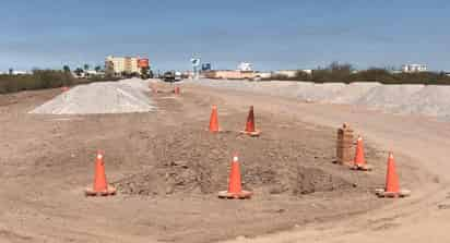 Las obras de la vialidad se encuentran a nivel de terracería base, llegando a cordonería. (FERNANDO COMPEÁN / EL SIGLO DE TORREÓN)