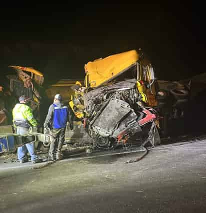 Al lugar también se dieron cita paramédicos de Caminos y Puentes Federales así como del Cuerpo de Bomberos. (EL SIGLO DE TORREÓN)