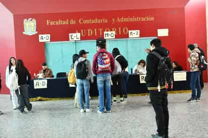 En la entidad, se esperaba la participación de 39 mil 800 estudiantes y 3 mil 700 docentes. (FERNANDO COMPEÁN / EL SIGLO DE TORREÓN)