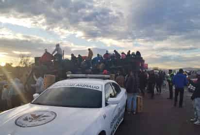 Brindaron apoyo en la emergencia los elementos del departamento de Bomberos y Protección Civil Municipal. (EL SIGLO DE TORREÓN)