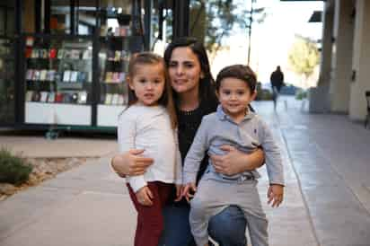 Nerea Muñiz, Cassandra Silva y Eduardo Muñiz (EL SIGLO DE TORREÓN / ENRIQUE CASTRUITA)