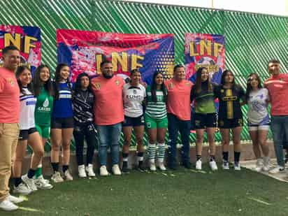 En la conferencia de prensa, además de los organizadores, estuvieron presentes jugadores de los diferentes equipos que integran la competencia.