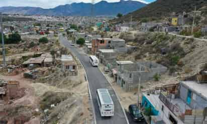 Fraustro Siller señaló que uno de los objetivos de los maratones de obra es llevar proyectos como este de pavimentación. (ISABEL AMPUDIA)