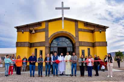  El evento contó con la presencia del comisariado ejidal, Adrián González Torres, y el jefe de cuartel, Pedro González.