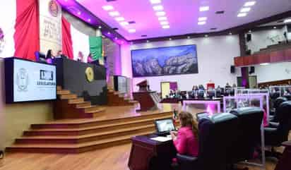 Se reúnen diputados locales de Durango con la fiscal general; buscan castigar la pederastia. (EL SIGLO DE TORREÓN)