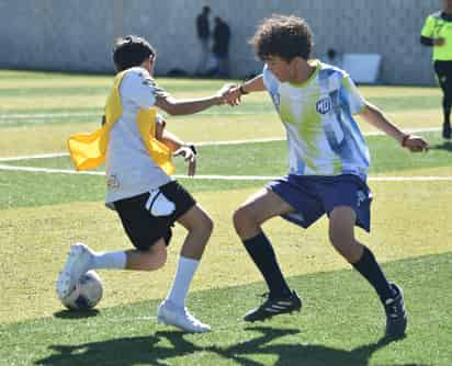 Los partidos siguen con gran intensidad y emociones en las diferentes canchas donde se llevan a cabo semana a semana (ARCHIVO) 