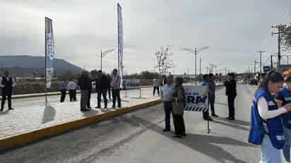 Entrega obra alcalde a vecinos del sur de Monclova. (SERGIO A. RODRÍGUEZ)