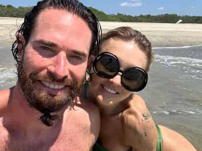 Angelique Boyer se revuelca en las olas y presume paseo con Rulli