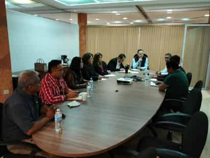 Dirección de Fomento Económico participa en una reunión de trabajo con representantes de la Empresa Yura. (DIANA GONZÁLEZ)