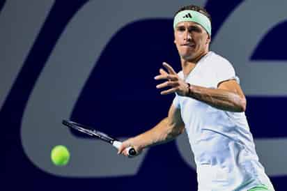 Errores muy costosos, condenaron a Alexander Zverev a quedar fuera del Abierto Mexicano de Tenis, de manera demasiado prematura.