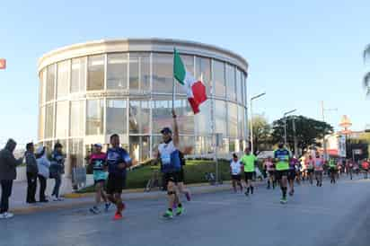 Corredores durante el Maratón Lala. (DIANA GONZÁLEZ)