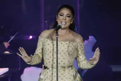 La cantante española Isabel Pantoja celebrará sus 50 años en el mundo de la música con un triple disco de vinilo y un libro ilustrado, que ya se encuentran en preventa a través de una web. (FOTO: EFE)