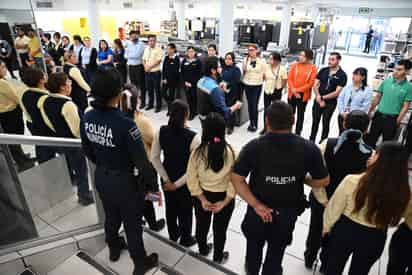 Personal de la Dirección de Protección Civil y Bomberos lleva a cabo simulacros. (DIANA GONZÁLEZ)