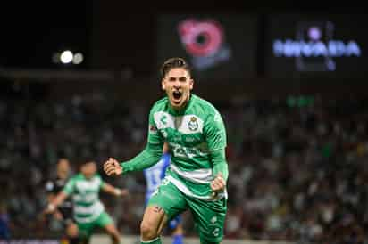 Una noche redonda tuvieron los Guerreros en el Estadio Corona, al golear este sábado 3-0 al sublíder del Clausura 2024, el Cruz Azul, que vivió una pesadilla junto a la gran cantidad de seguidores que lo acompañaron en el TSM.